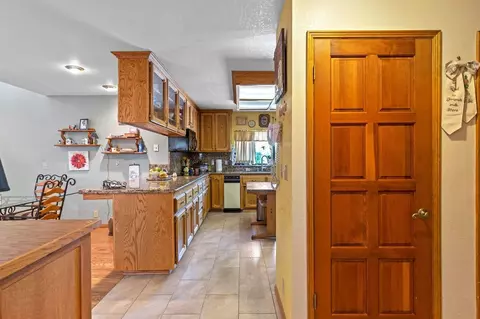 23240 Lakeview Dr, Tehachapi, CA 93561 photo 20