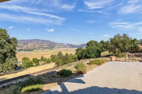 23240 Lakeview Dr, Tehachapi, CA 93561 photo 8
