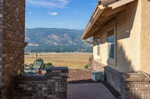 23240 Lakeview Dr, Tehachapi, CA 93561 photo 15