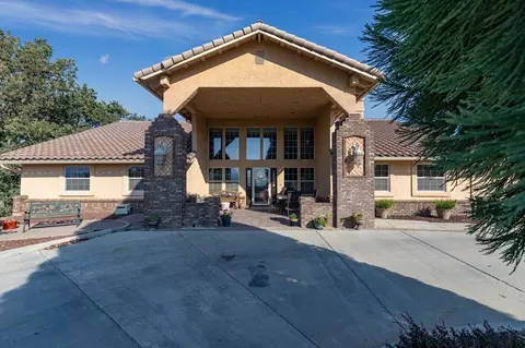 23240 Lakeview Dr, Tehachapi, CA 93561 photo 1