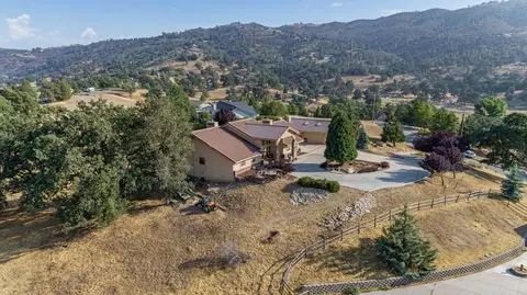 23240 Lakeview Dr, Tehachapi, CA 93561 photo 52