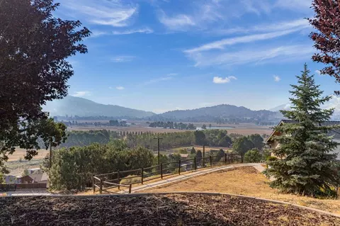 23240 Lakeview Dr, Tehachapi, CA 93561 photo 14