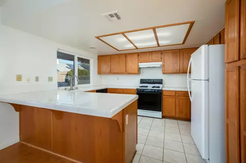 45911 Schamise St, Lancaster, CA 93534 photo 6