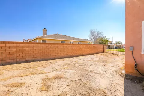 43044 Yaffa St, Lancaster, CA 93535 photo 37