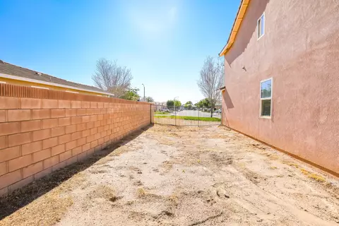 43044 Yaffa St, Lancaster, CA 93535 photo 38