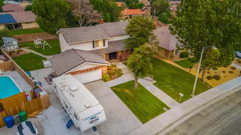 43038 Ed Halley Pl, Lancaster, CA 93536 photo 3