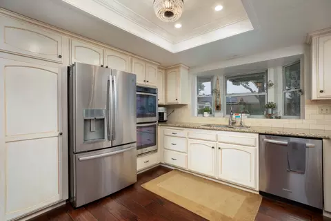 43038 Ed Halley Pl, Lancaster, CA 93536 photo 9