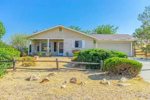 20301 Weston Ave, Tehachapi, CA 93561 photo 2