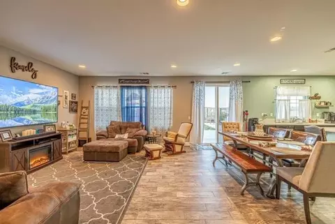 2607 Mulberry Ln, Palmdale, CA 93551 photo 9