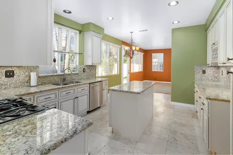 6557 Highbluff Way, Lancaster, CA 93536 photo 9