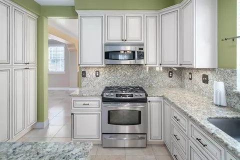 6557 Highbluff Way, Lancaster, CA 93536 photo 10