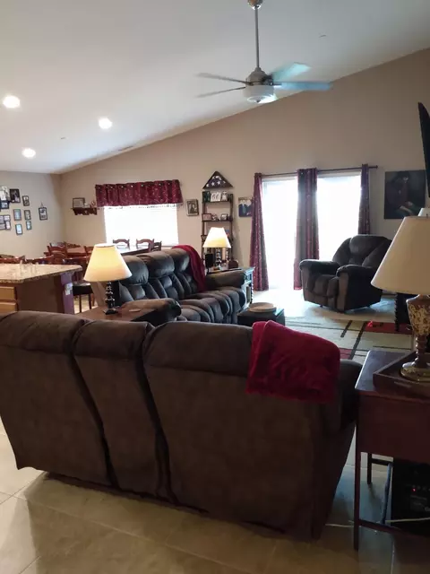 43826 Madison Ct, Lancaster, CA 93536 photo 5