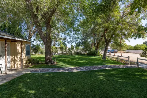 38503 26th St E, Palmdale, CA 93550 photo 4