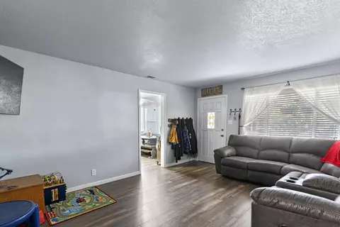 38503 26th St E, Palmdale, CA 93550 photo 6