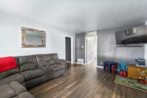 38503 26th St E, Palmdale, CA 93550 photo 5