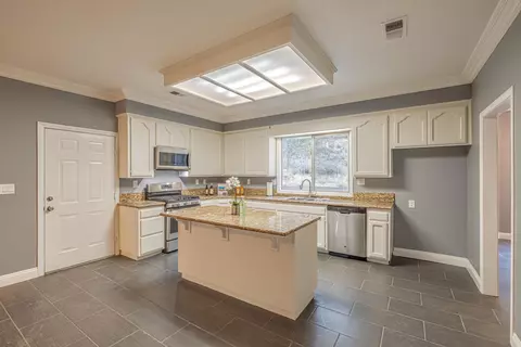 26250 Cumberland Rd, Tehachapi, CA 93561 photo 4