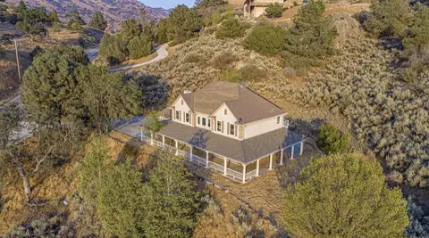 26250 Cumberland Rd, Tehachapi, CA 93561 photo 3