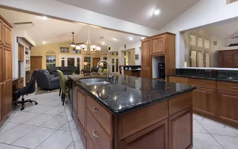 5644 Crest Dr, Palmdale, CA 93551 photo 30