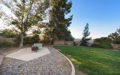 5644 Crest Dr, Palmdale, CA 93551 photo 53