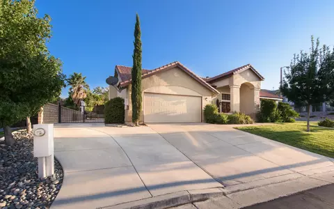 5644 Crest Dr, Palmdale, CA 93551 photo 56