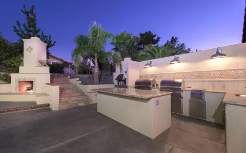 5644 Crest Dr, Palmdale, CA 93551 photo 4
