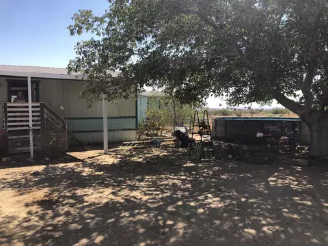 9740 W 55th St, Mojave, CA 93501 photo 2