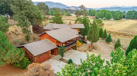 24320 Silver Creek Way, Tehachapi, CA 93561 photo 5