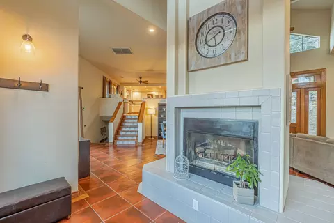 24320 Silver Creek Way, Tehachapi, CA 93561 photo 9