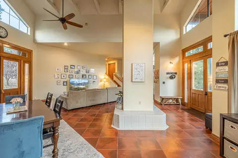 24320 Silver Creek Way, Tehachapi, CA 93561 photo 11