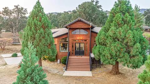 24320 Silver Creek Way, Tehachapi, CA 93561 photo 1