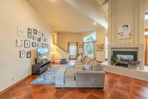 24320 Silver Creek Way, Tehachapi, CA 93561 photo 13