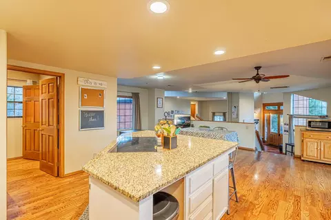 24320 Silver Creek Way, Tehachapi, CA 93561 photo 17