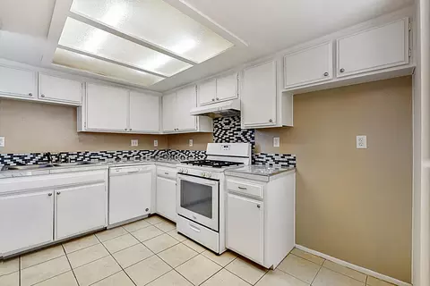 44200 Kingtree Ave #29, Lancaster, CA 93534 photo 9