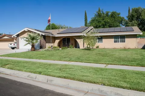 43958 Halcom Ave, Lancaster, CA 93536 photo 2