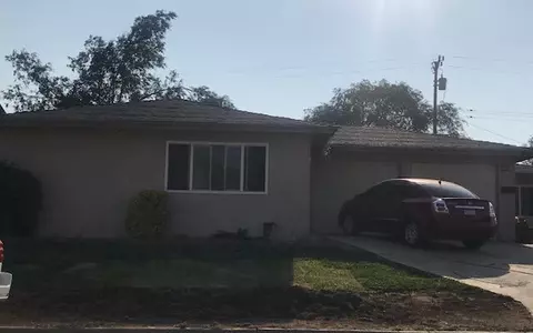 810 Aspen Dr, Tehachapi, CA 93561 photo 2