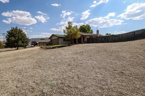 21831 Mid Way, Tehachapi, CA 93561 photo 7