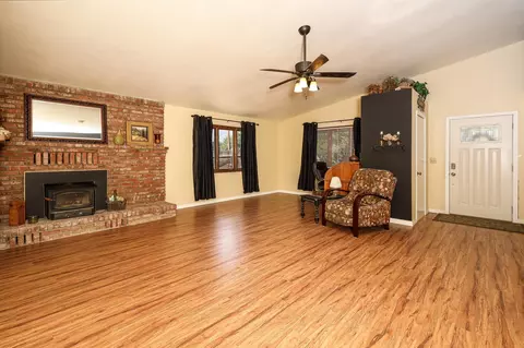 21831 Mid Way, Tehachapi, CA 93561 photo 8
