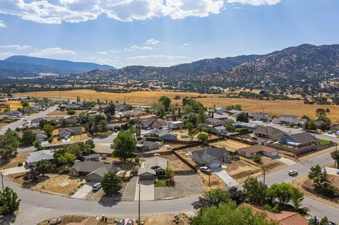 21831 Mid Way, Tehachapi, CA 93561 photo 31