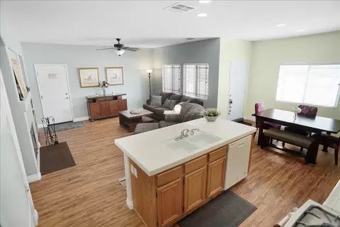 5434 Laurel Ave, Palmdale, CA 93552 photo 6