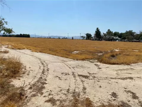 7052 East Avenue H, Lancaster, CA 93535 photo 4