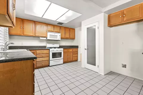 44922 E 11th Street St, Lancaster, CA 93535 photo 11