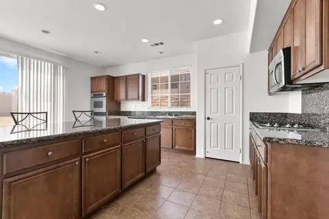 37823 E 42nd St, Palmdale, CA 93552 photo 13