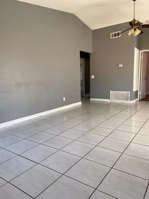 4601 Table Mountain Rd, Palmdale, CA 93552 photo 4