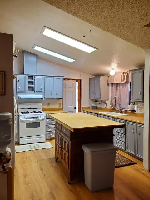 25363 Kargat St, Lancaster, CA 93536 photo 7