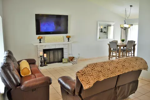 2404 Swallow Ln, Palmdale, CA 93550 photo 9