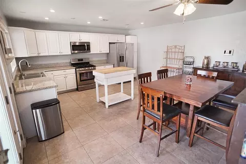 1143 E Lingard St, Lancaster, CA 93535 photo 7