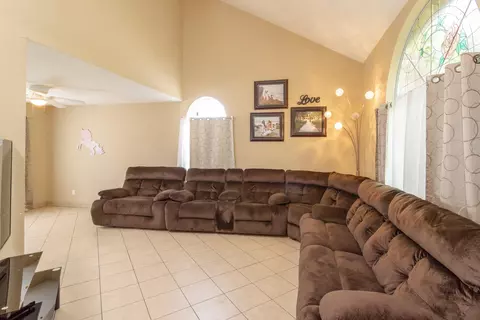 44015 Sorrell Ln, Lancaster, CA 93535 photo 2