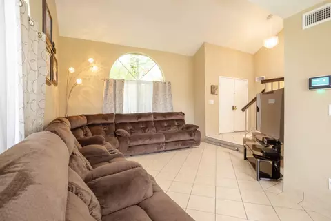 44015 Sorrell Ln, Lancaster, CA 93535 photo 3