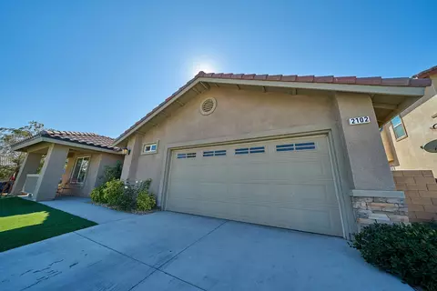 2102 E Jenner St, Lancaster, CA 93535 photo 3