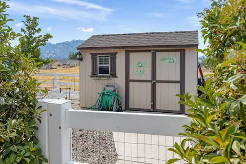 28141 Braeburn Dr, Tehachapi, CA 93561 photo 38